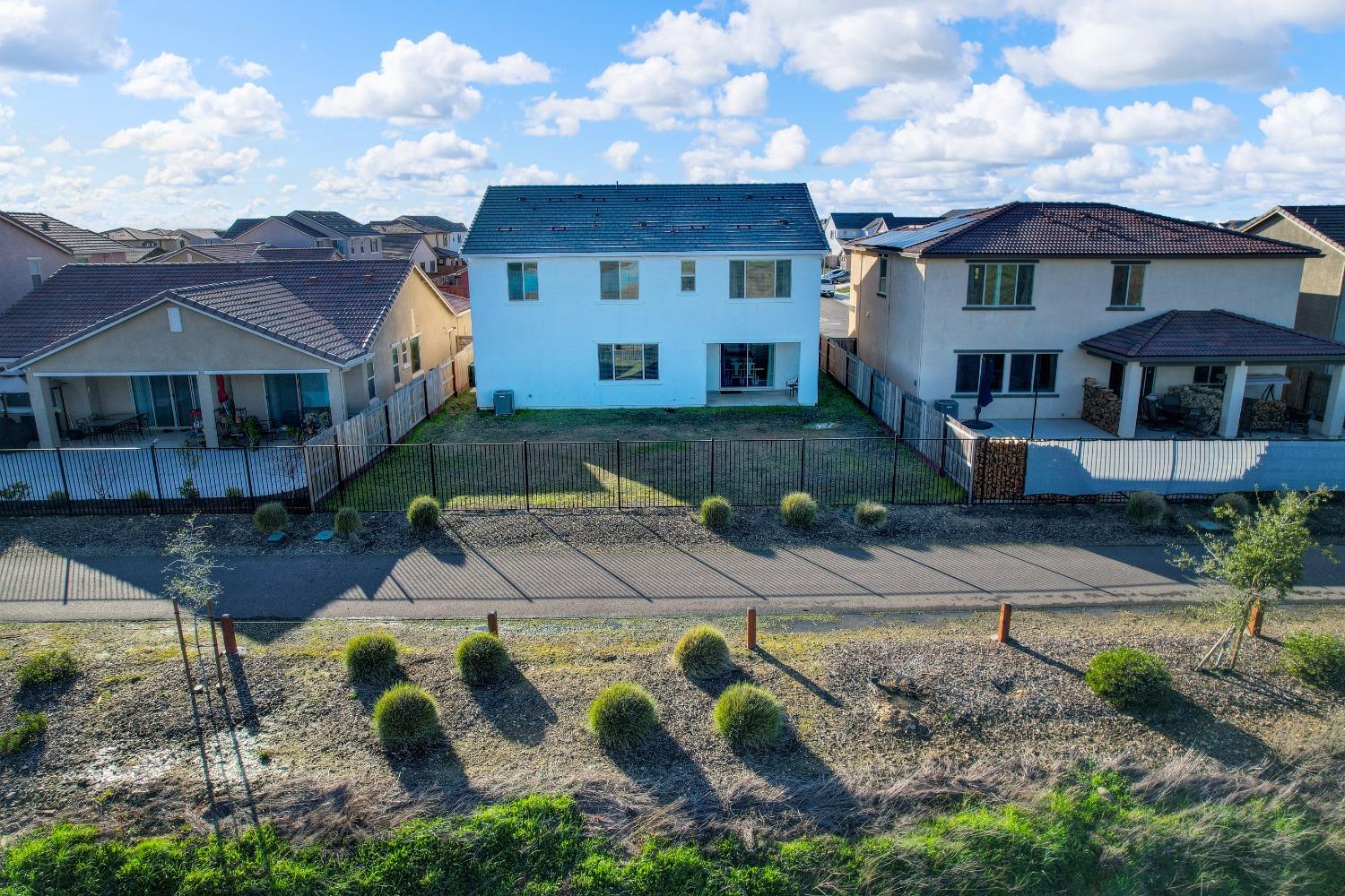 12889 Knightsbrook Avenue