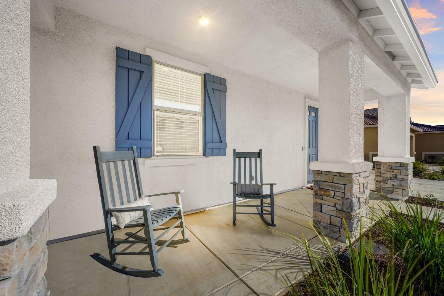 12889 Knightsbrook Avenue