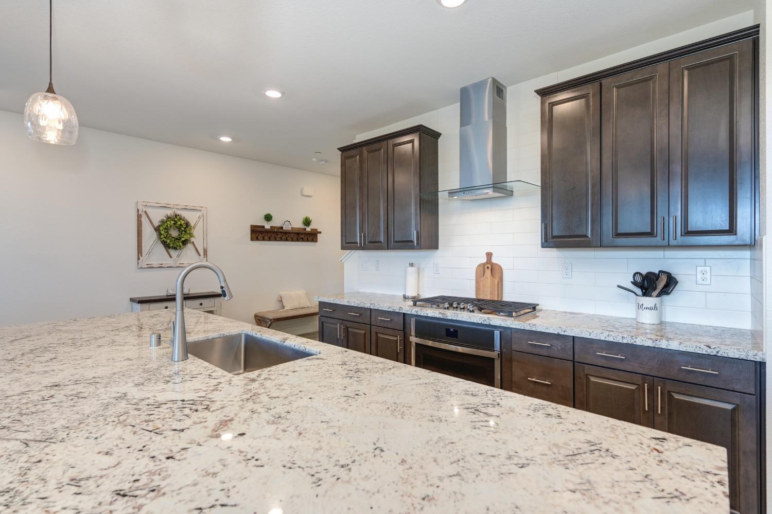 12889 Knightsbrook Avenue