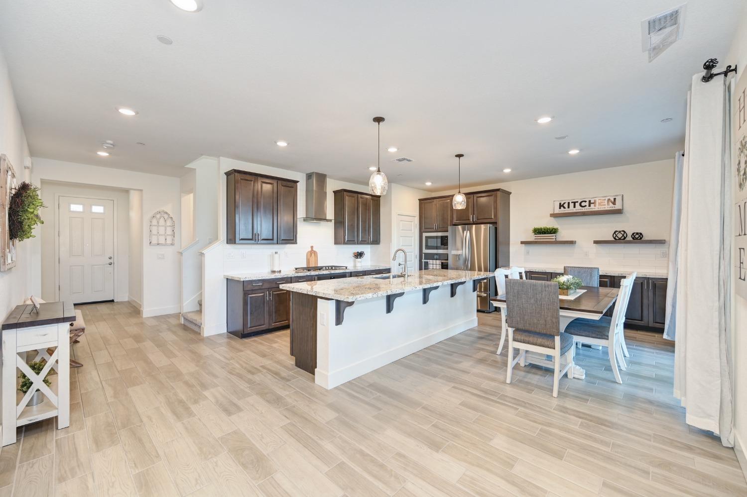 12889 Knightsbrook Avenue