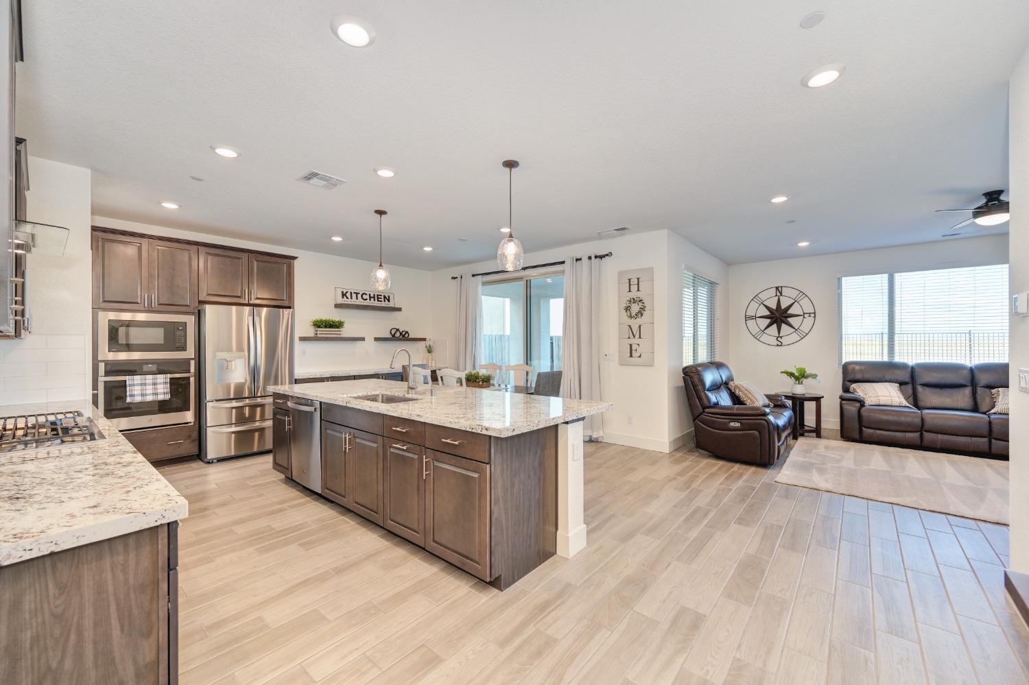 12889 Knightsbrook Avenue