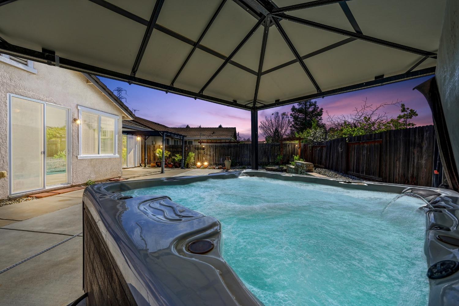 12409 Pawcatuck Way