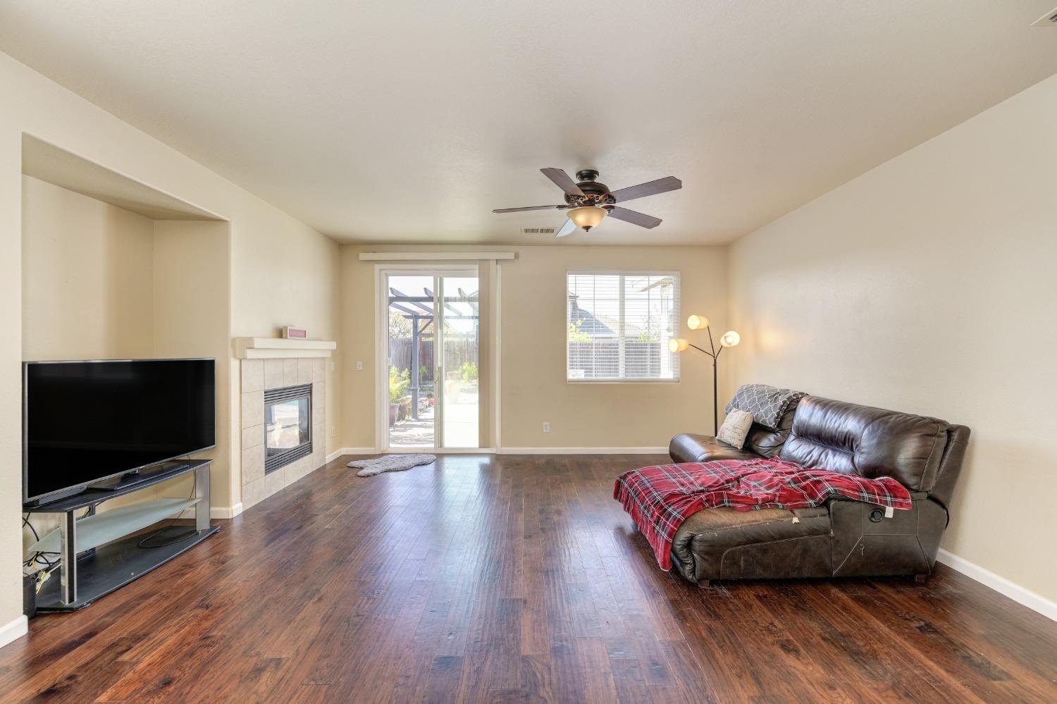 12409 Pawcatuck Way