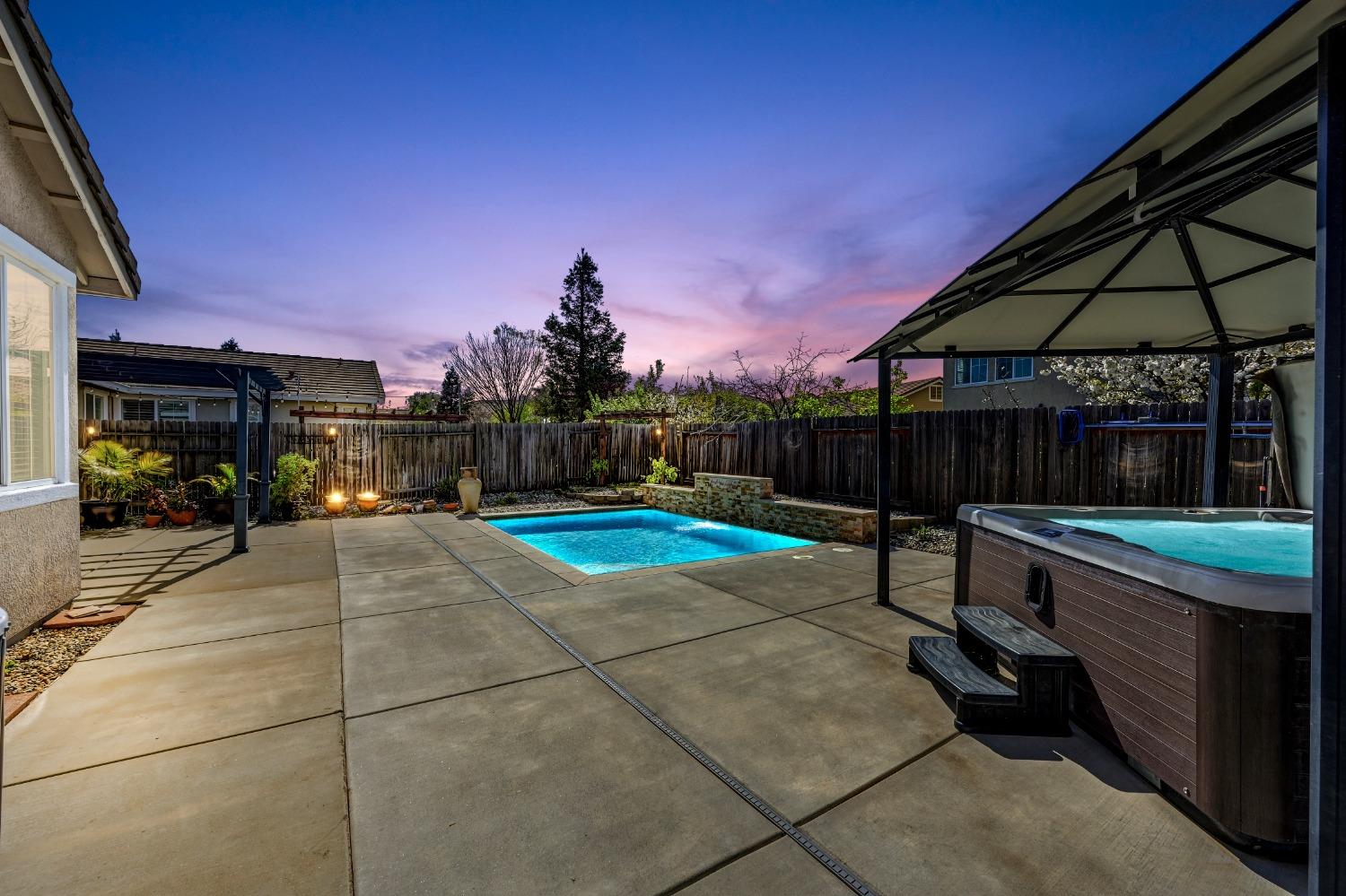 12409 Pawcatuck Way