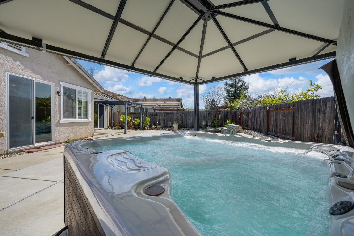 12409 Pawcatuck Way