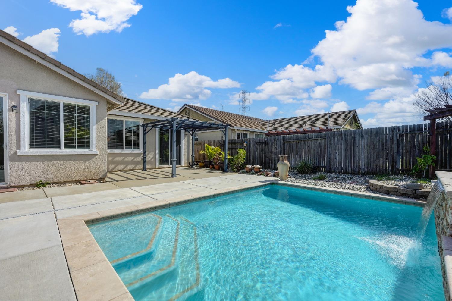 12409 Pawcatuck Way