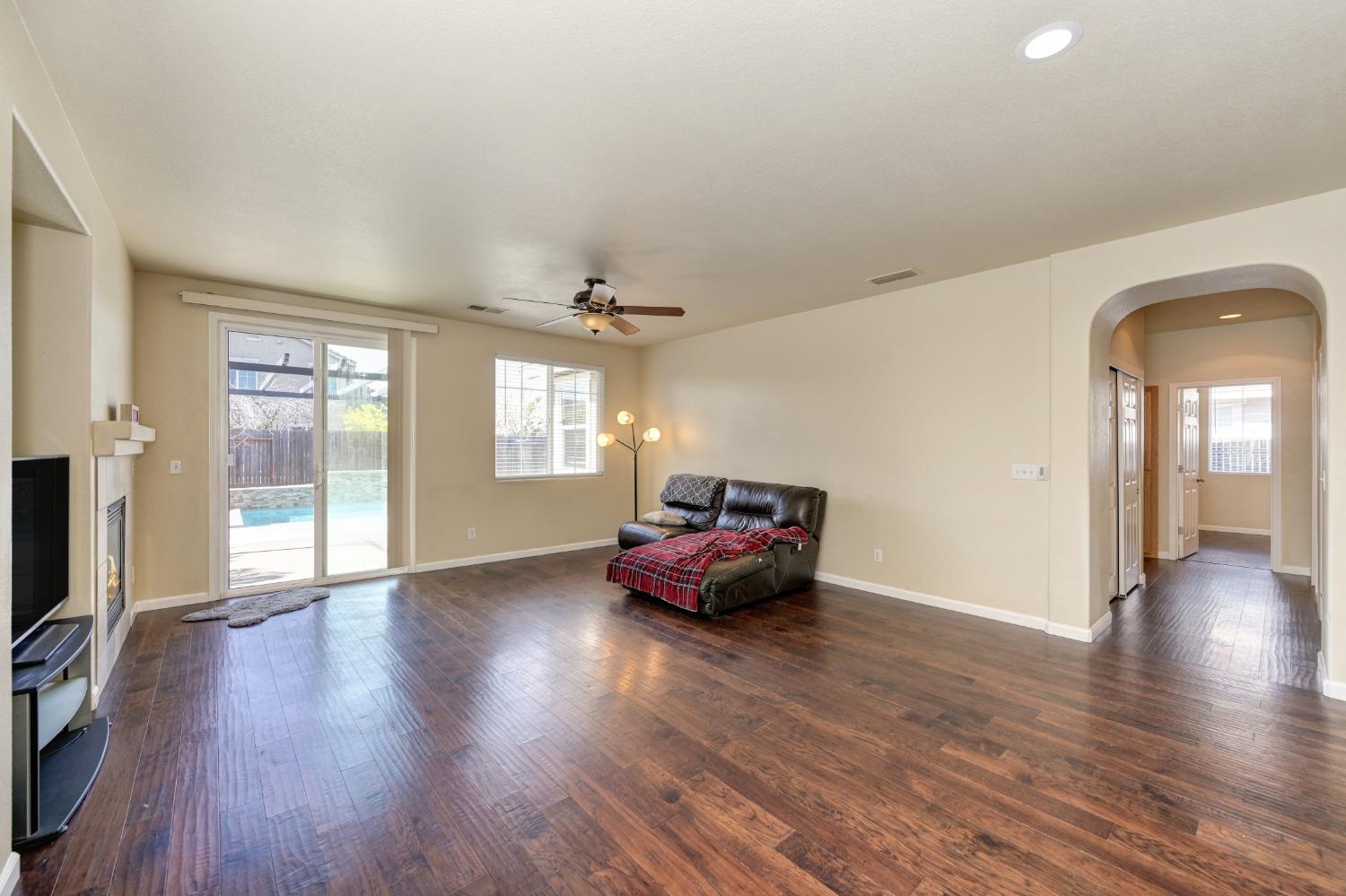 12409 Pawcatuck Way