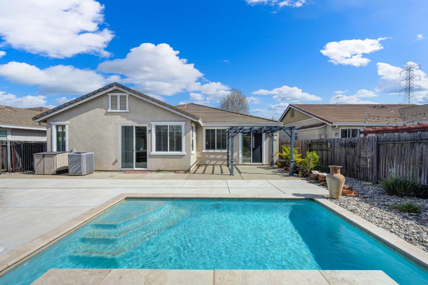 12409 Pawcatuck Way
