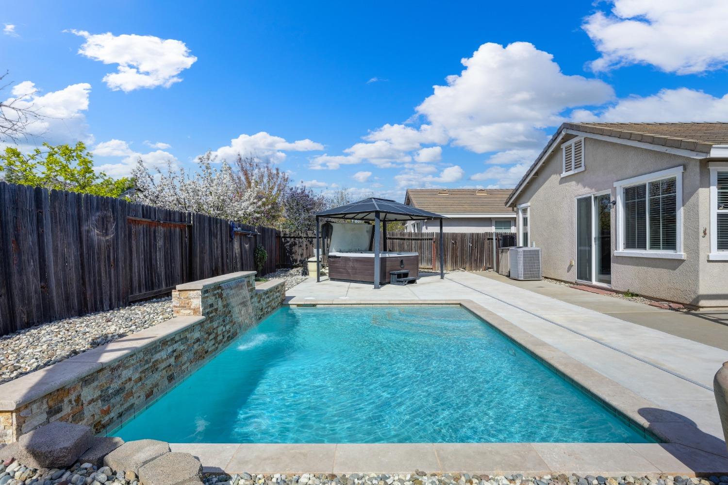 12409 Pawcatuck Way