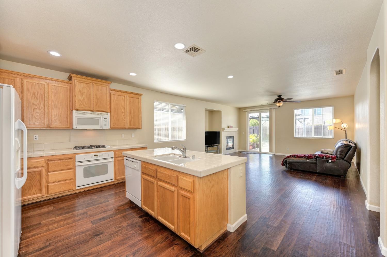 12409 Pawcatuck Way