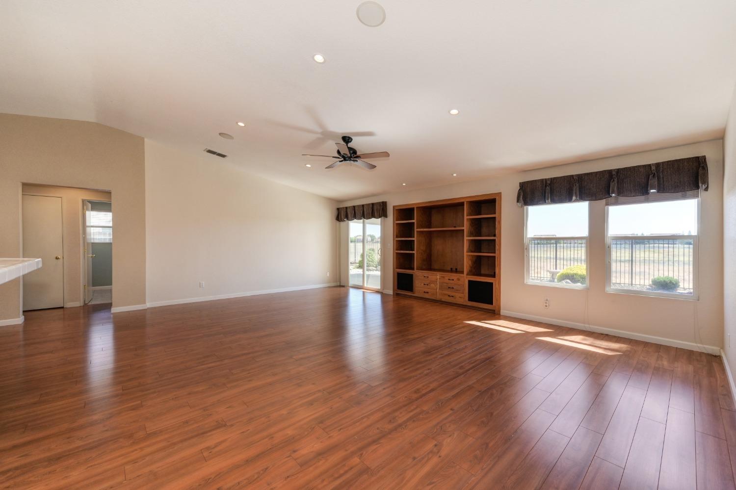 4529 Rosecliff Circle