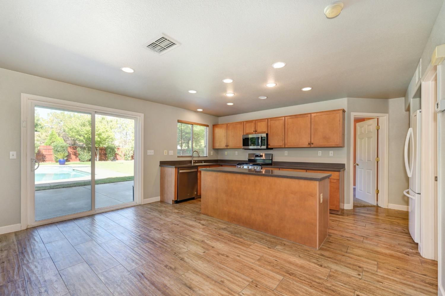 4538 Rosecliff Circle