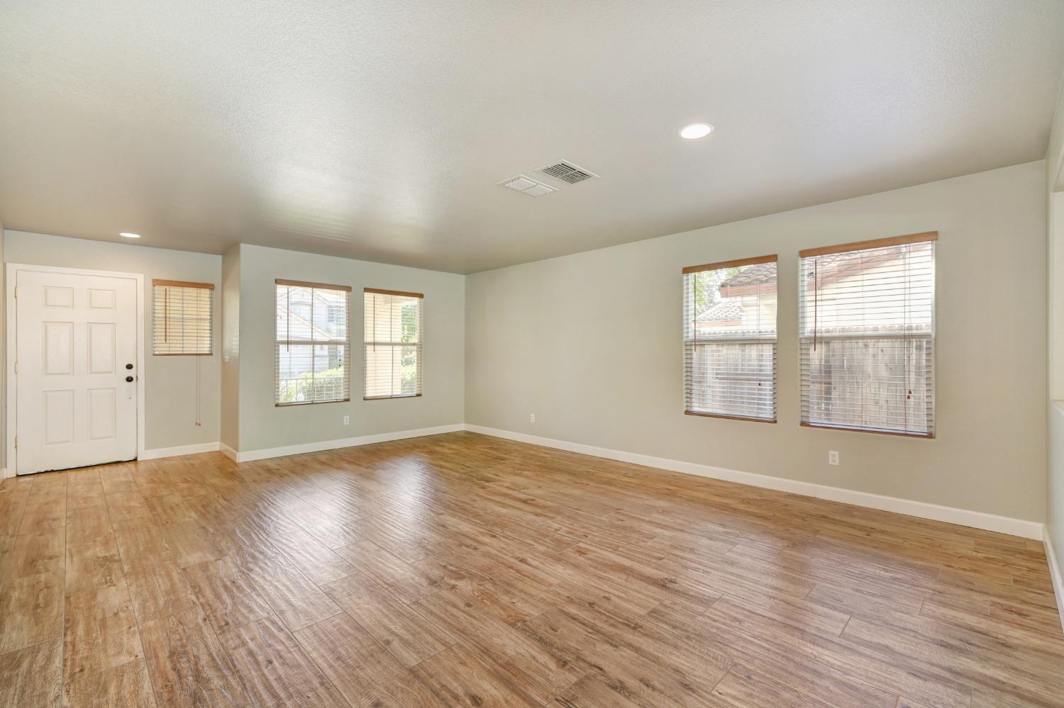 4538 Rosecliff Circle