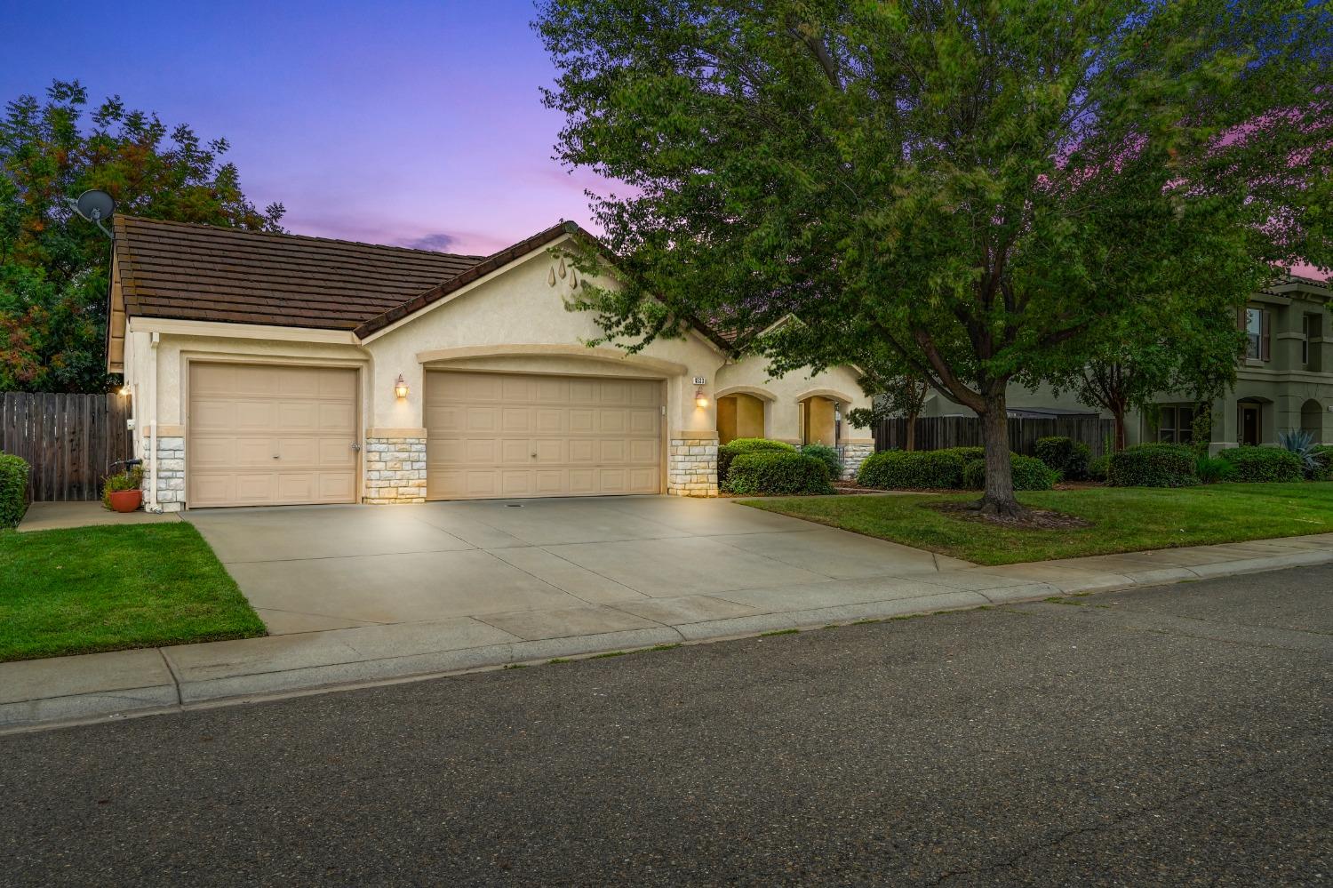 4533 Rosecliff Circle