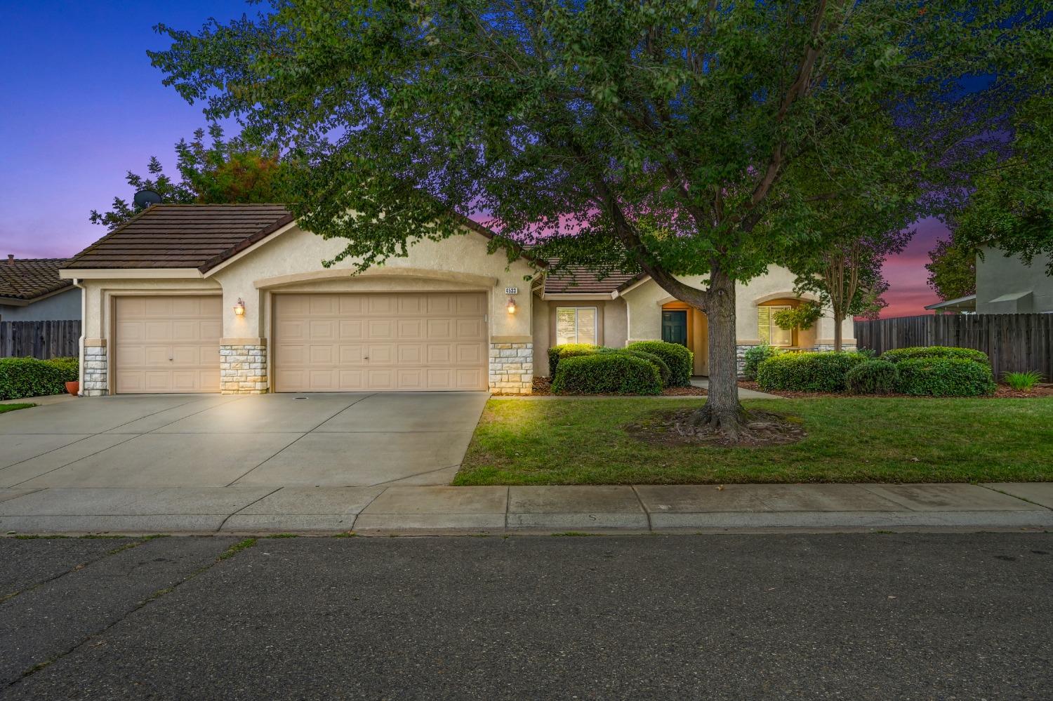 4533 Rosecliff Circle