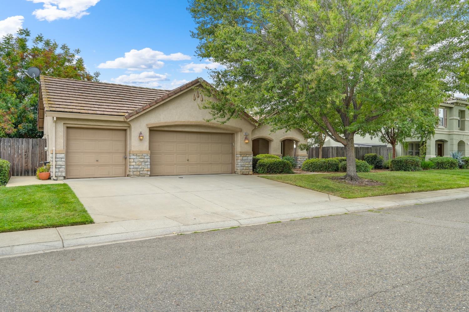 4533 Rosecliff Circle