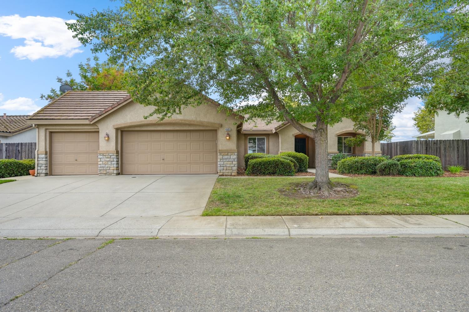4533 Rosecliff Circle