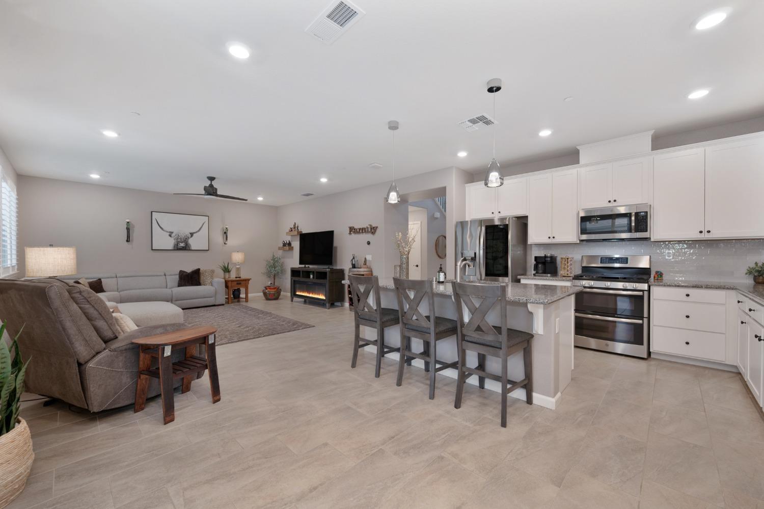 3609 Manzanola Way