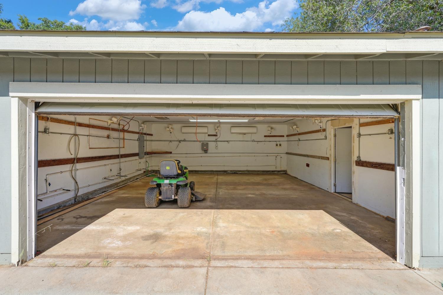 22770 Perimeter Road
