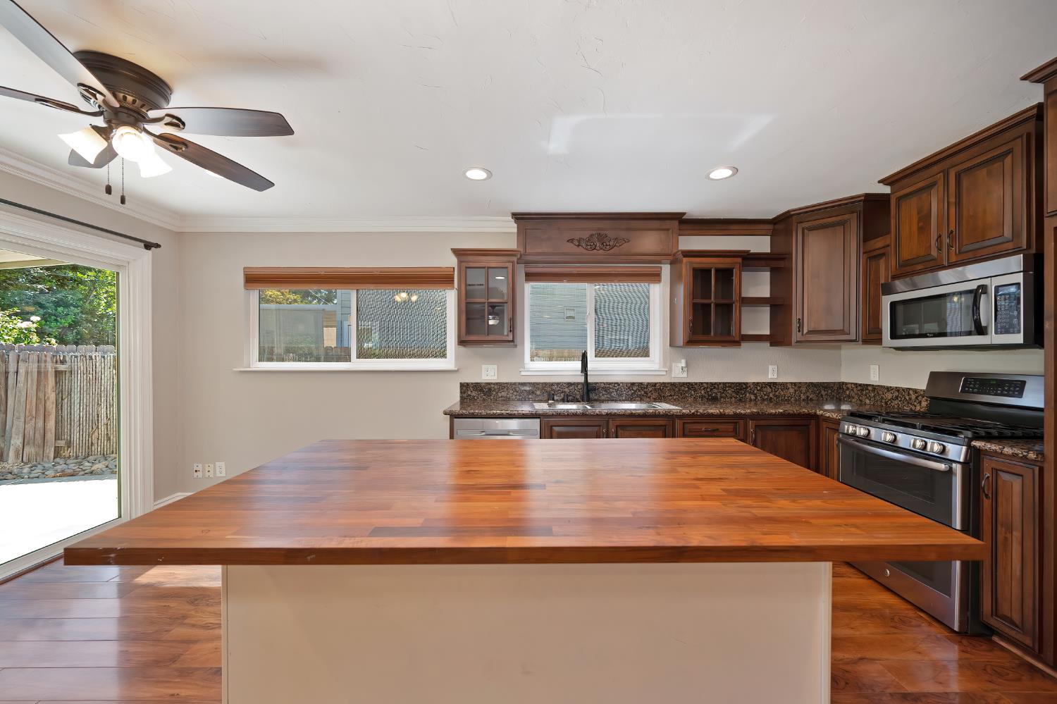 2144 Danbury Way