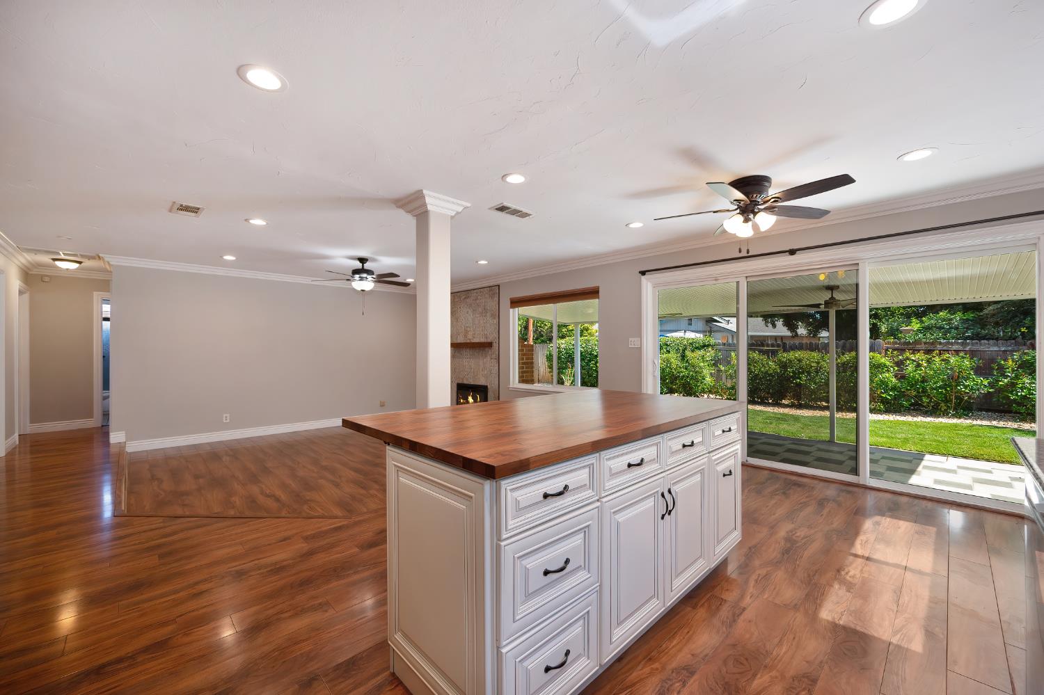 2144 Danbury Way