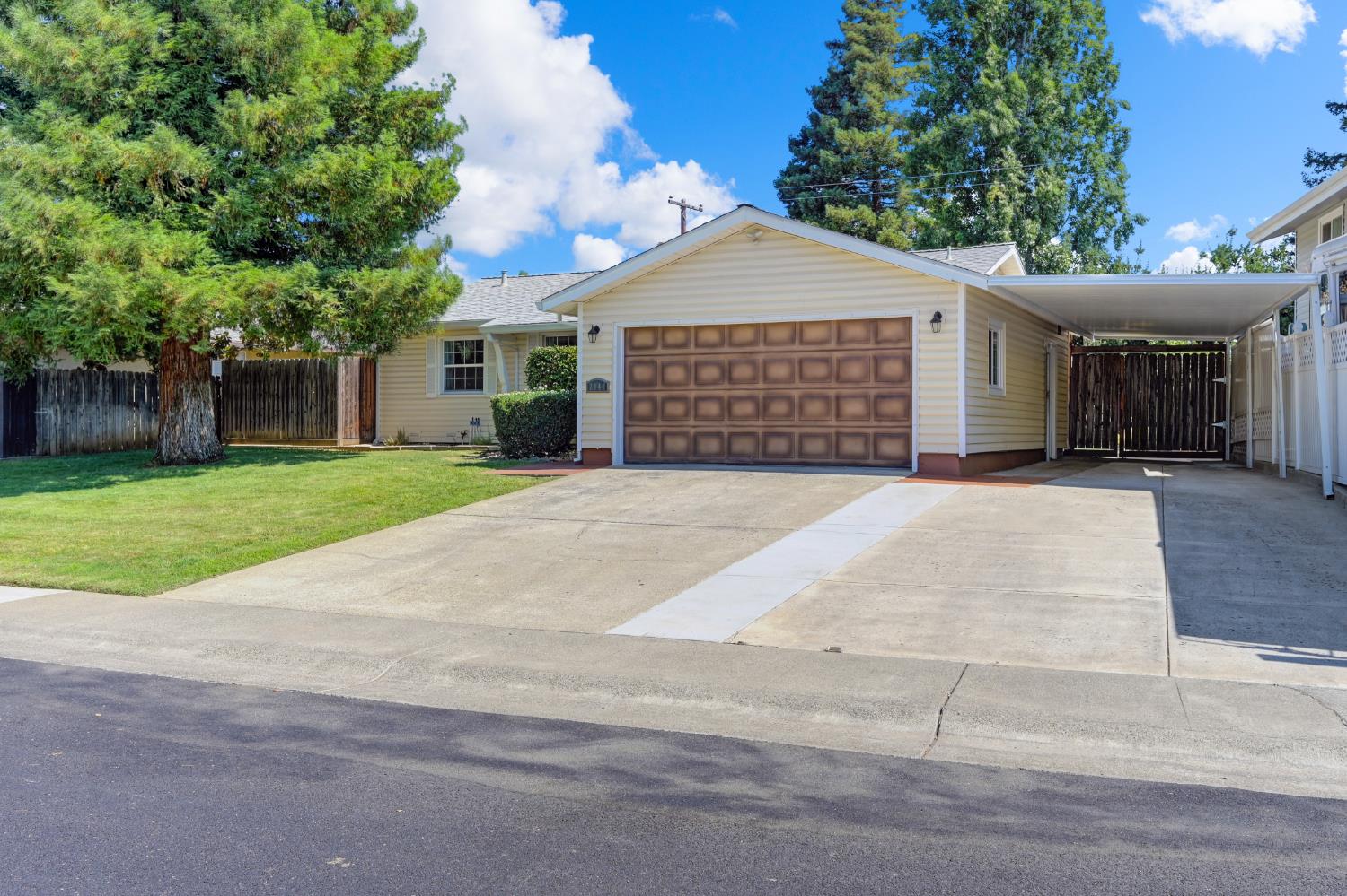 2144 Danbury Way