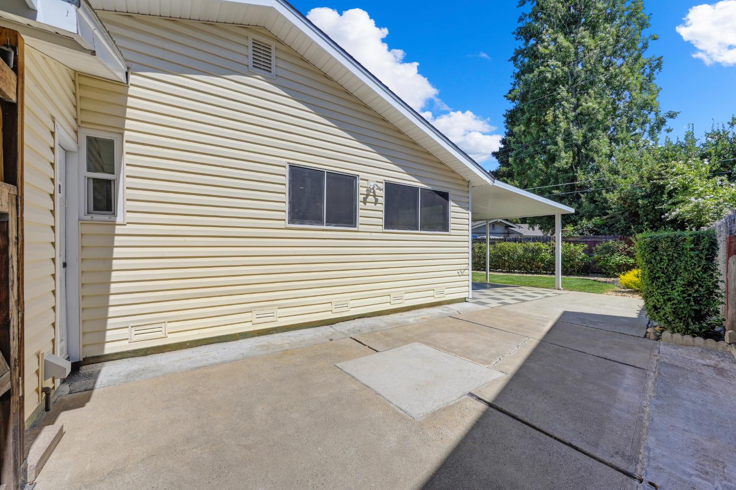 2144 Danbury Way