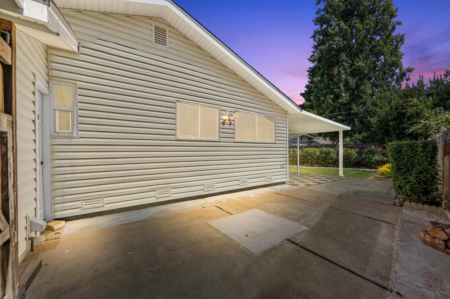 2144 Danbury Way