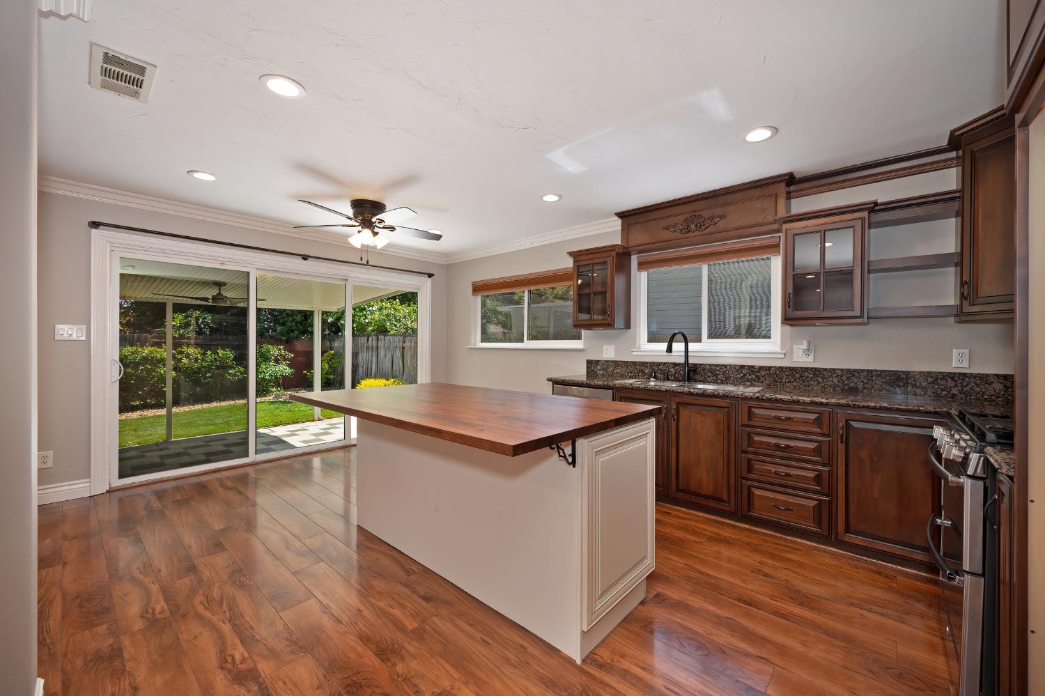 2144 Danbury Way