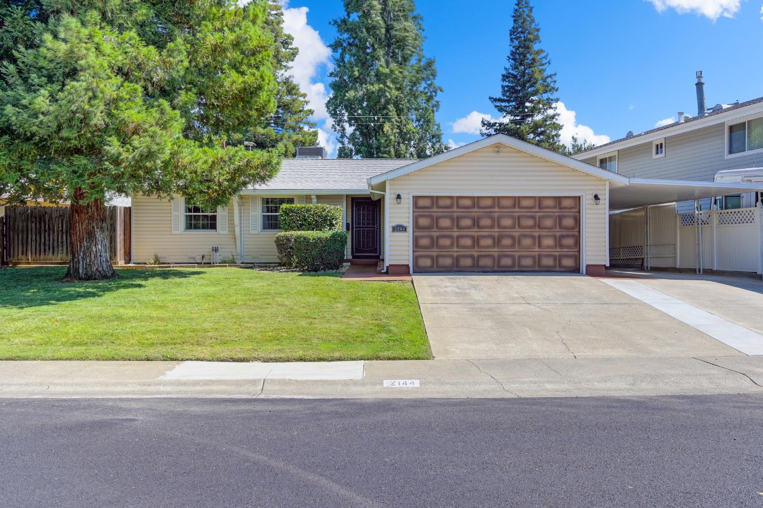 2144 Danbury Way
