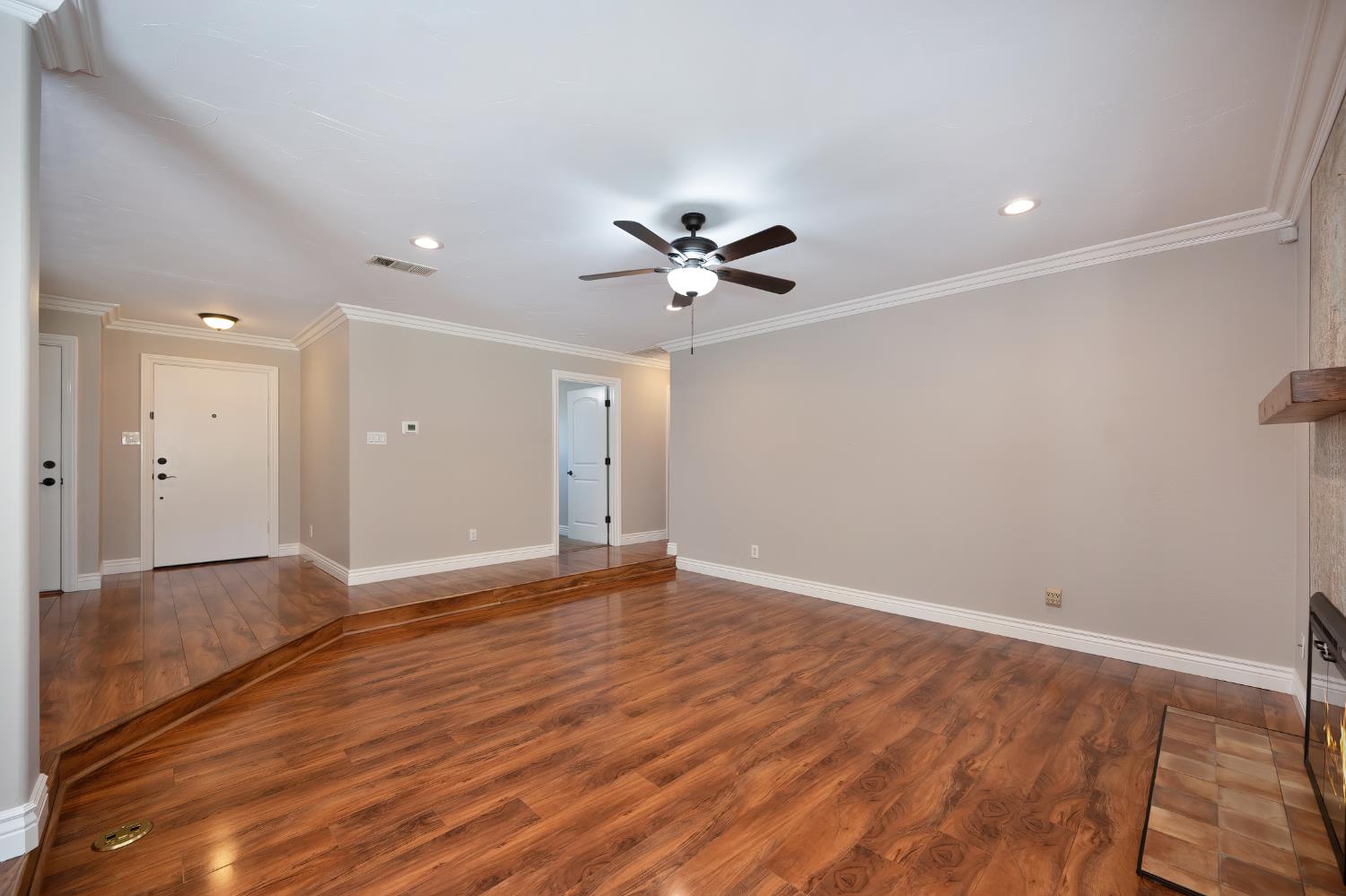2144 Danbury Way