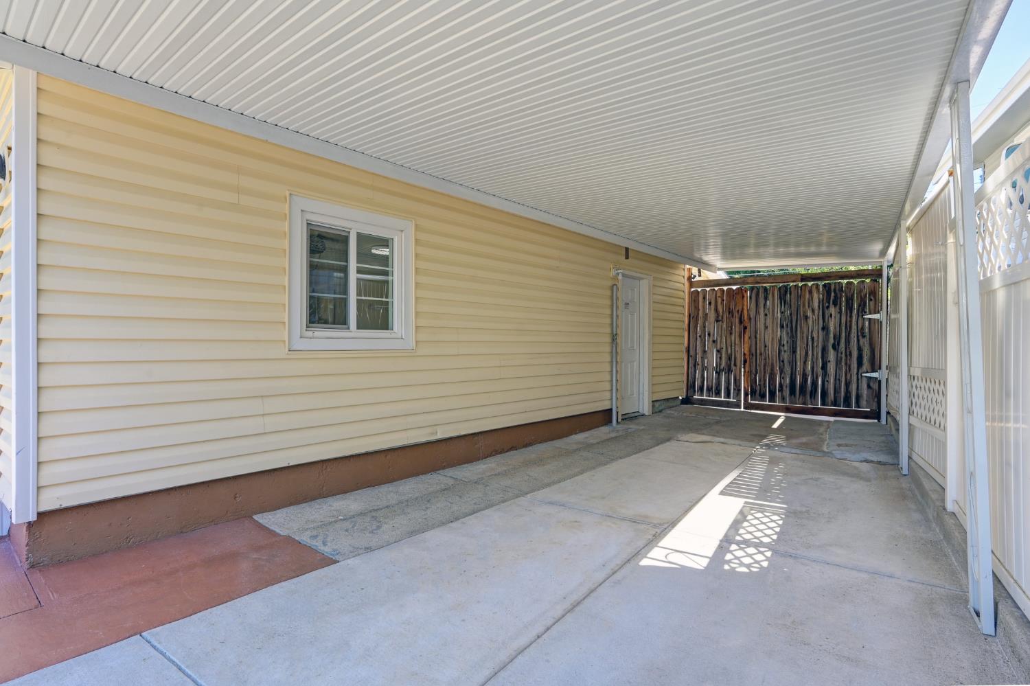 2144 Danbury Way