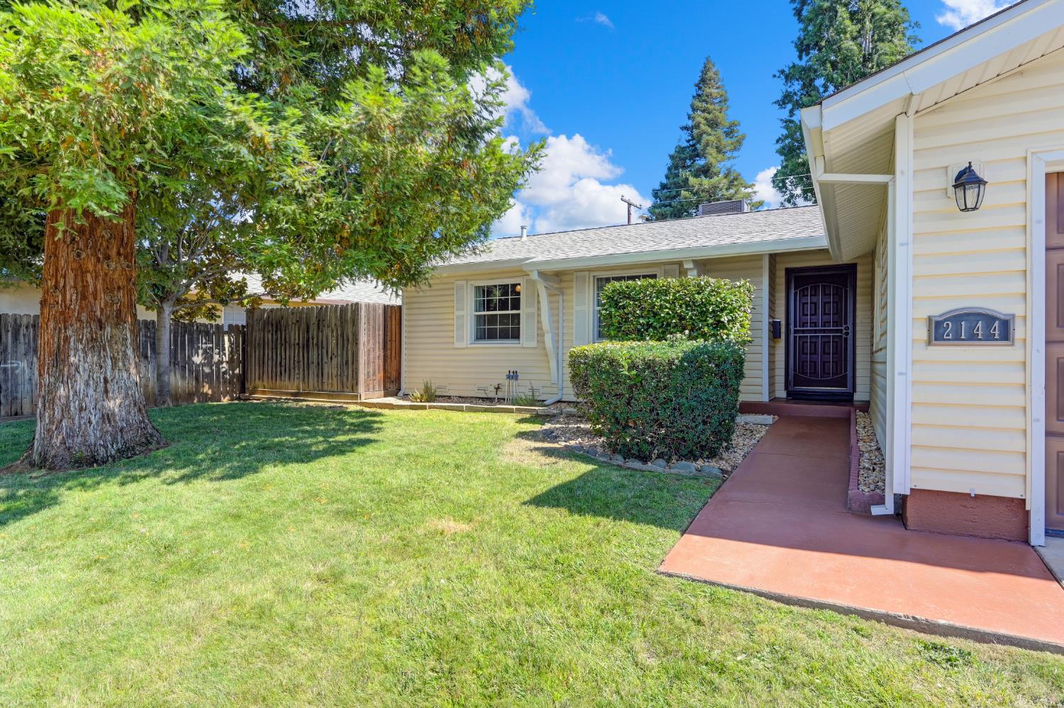2144 Danbury Way