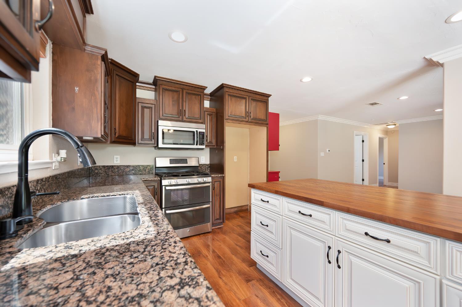 2144 Danbury Way