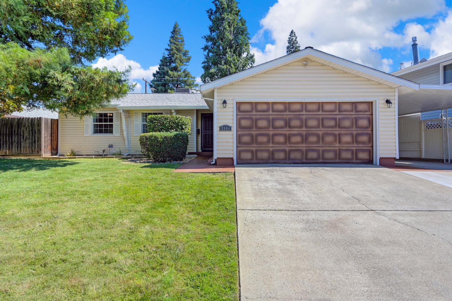2144 Danbury Way