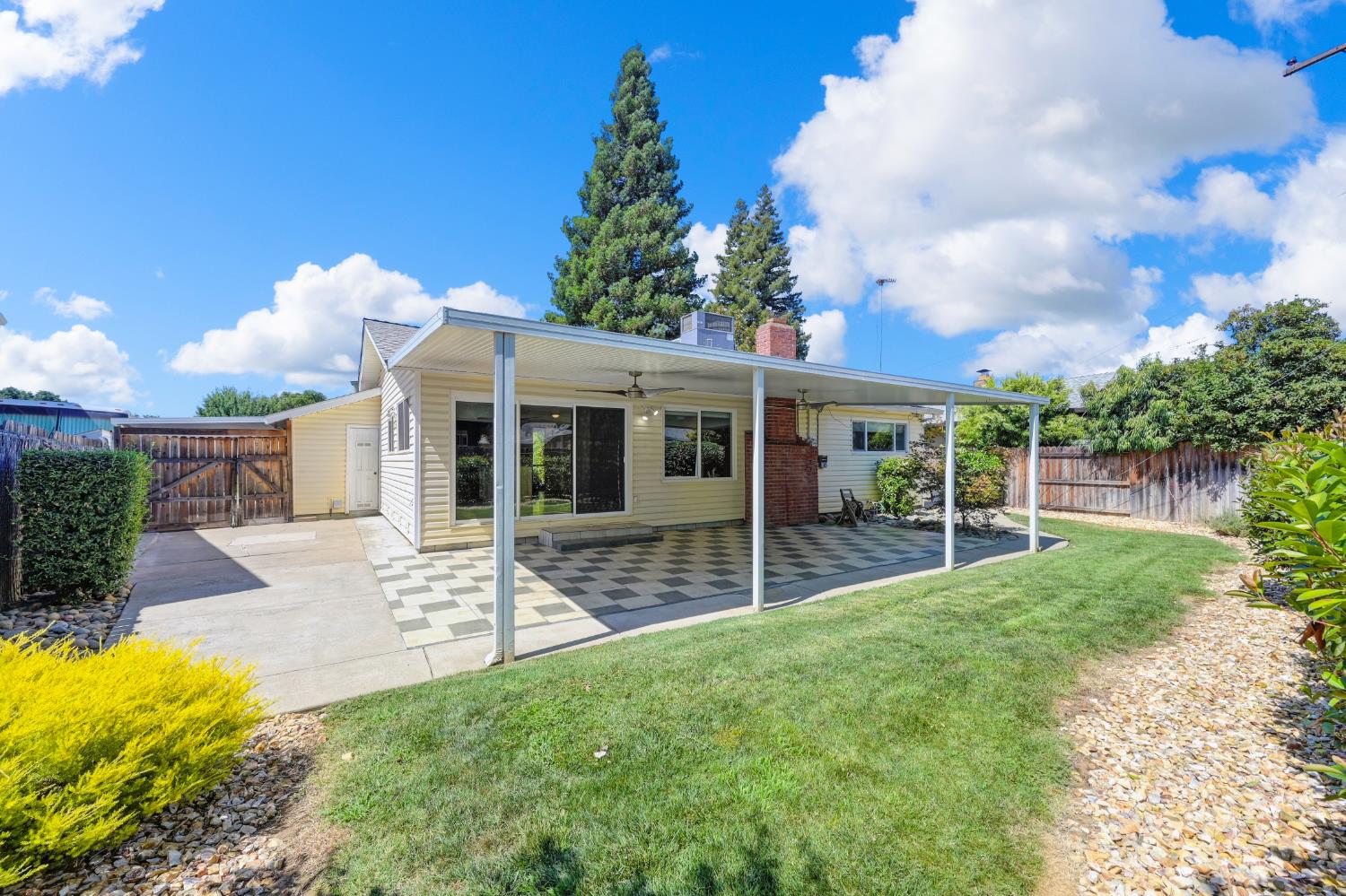 2144 Danbury Way