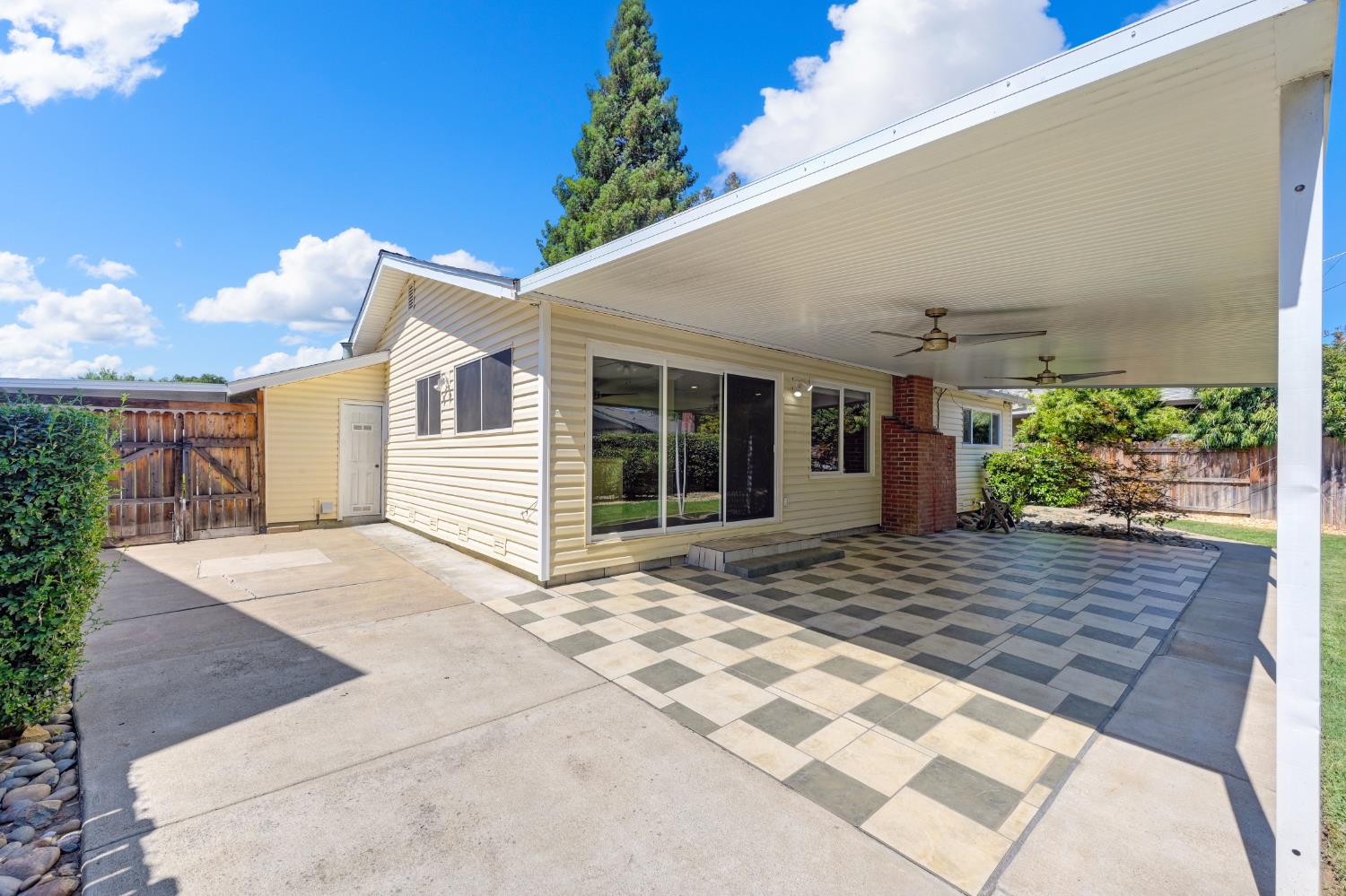 2144 Danbury Way