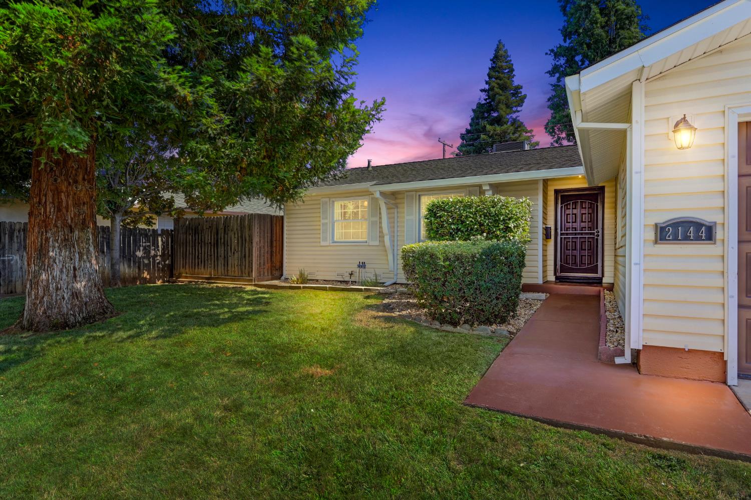 2144 Danbury Way