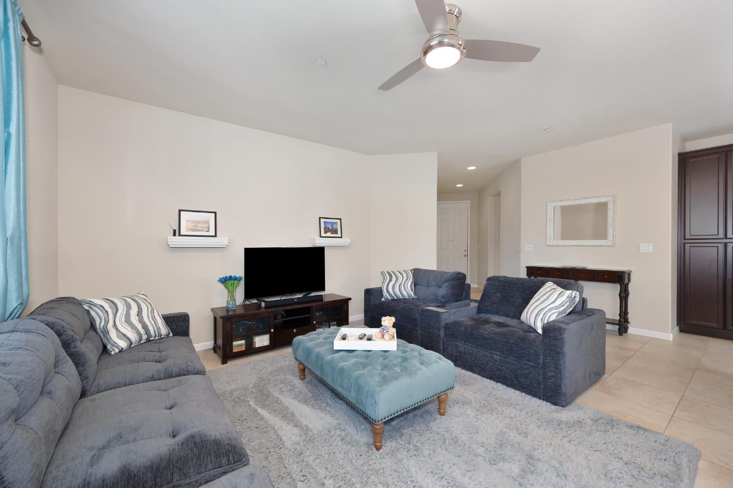 4038 Pinoche Peak Way