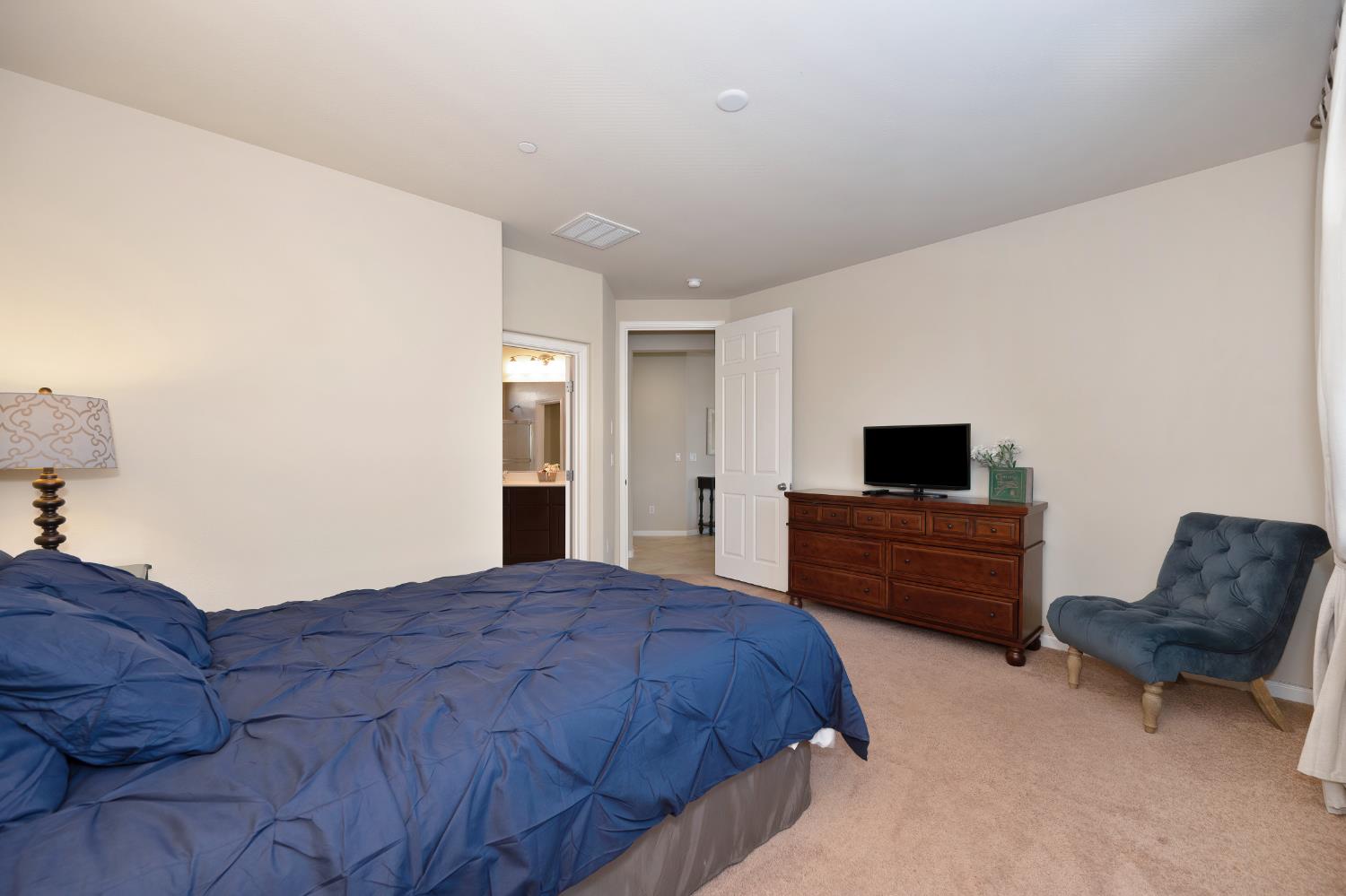 4038 Pinoche Peak Way