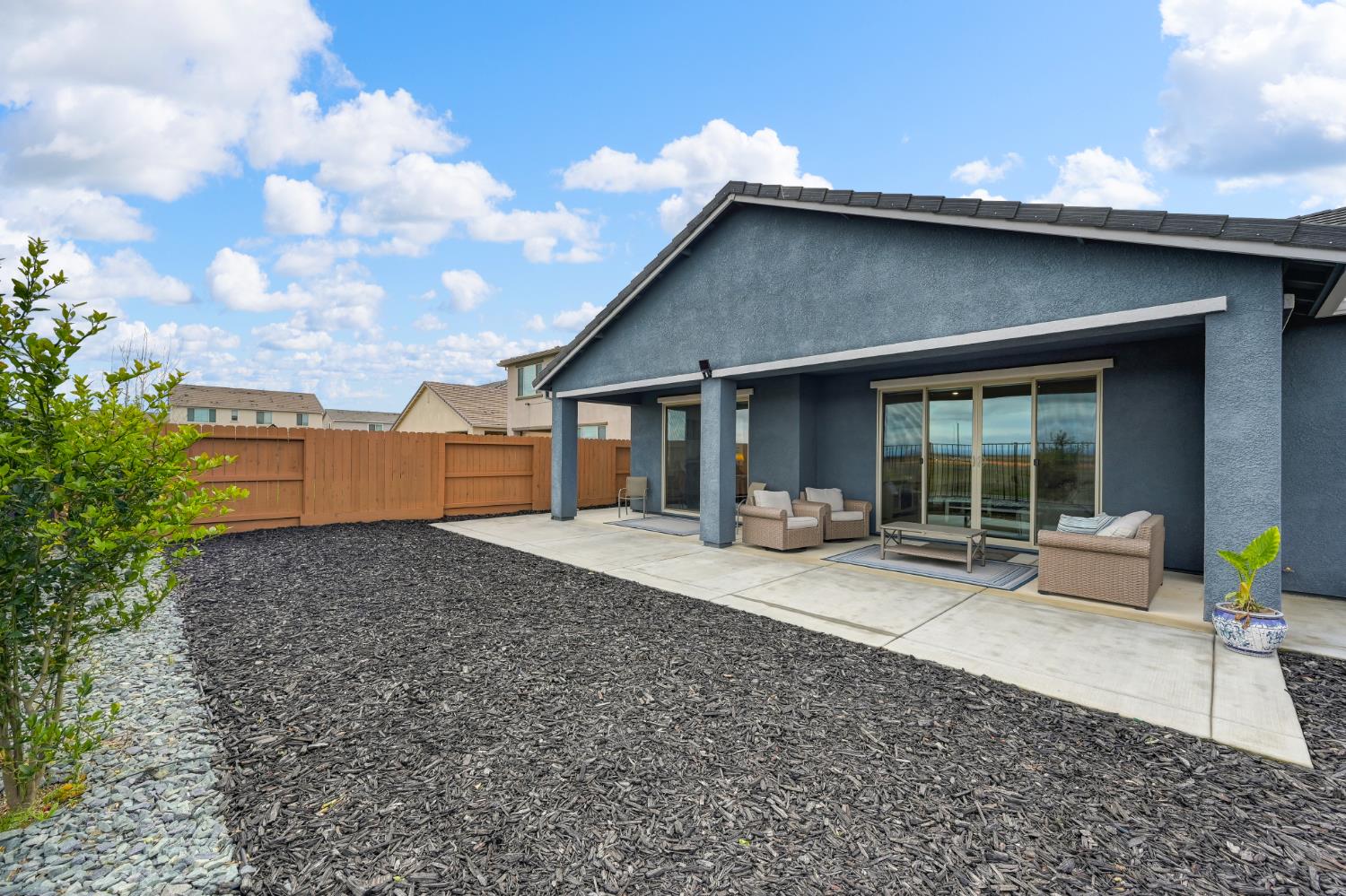 12913 Knightsbrook Avenue