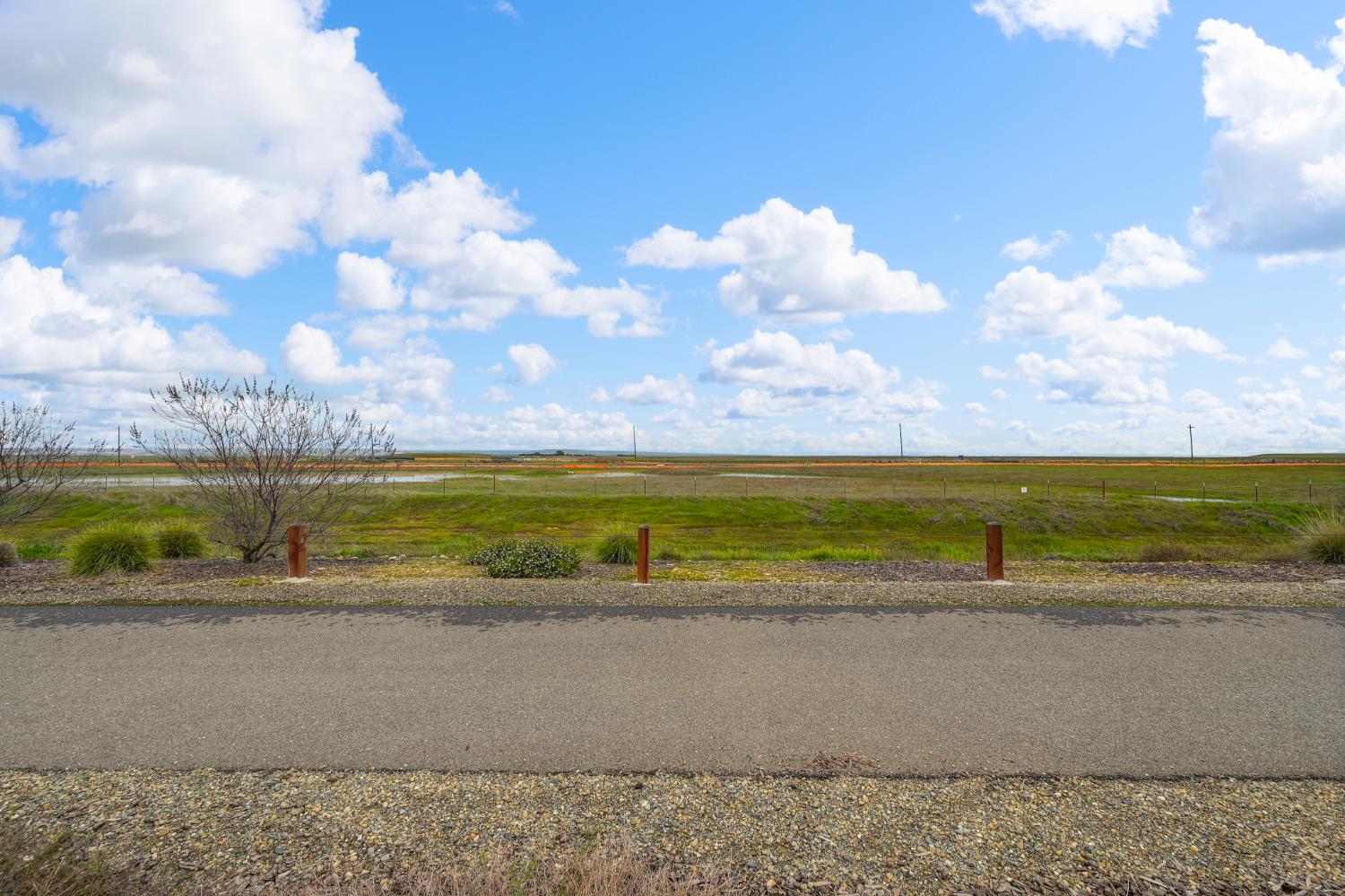 12913 Knightsbrook Avenue