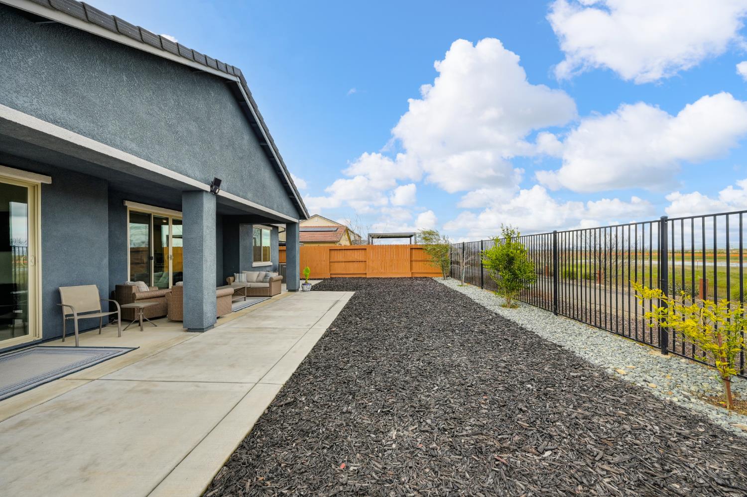 12913 Knightsbrook Avenue