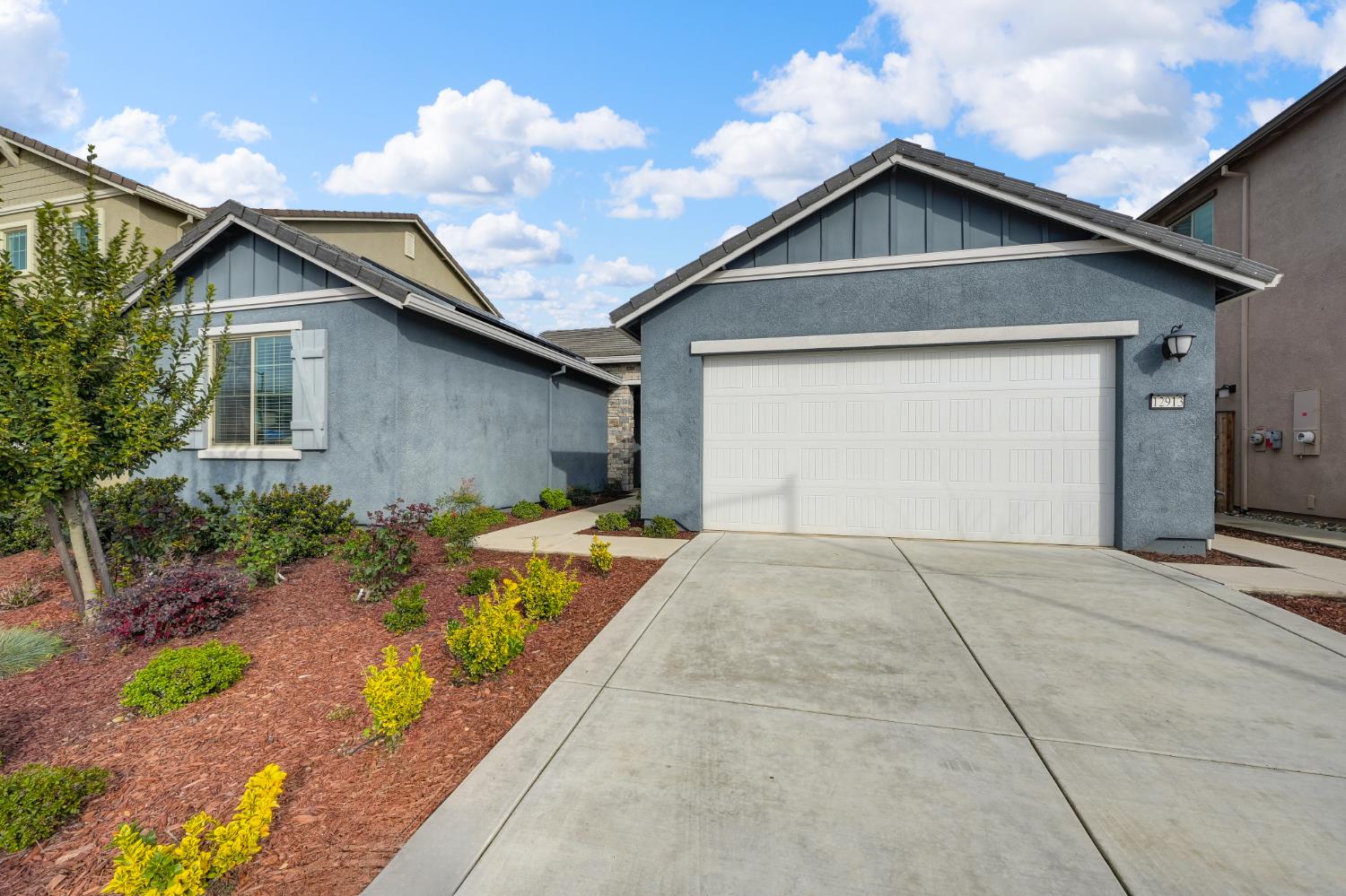 12913 Knightsbrook Avenue