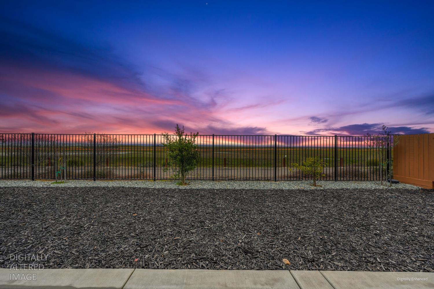 12913 Knightsbrook Avenue