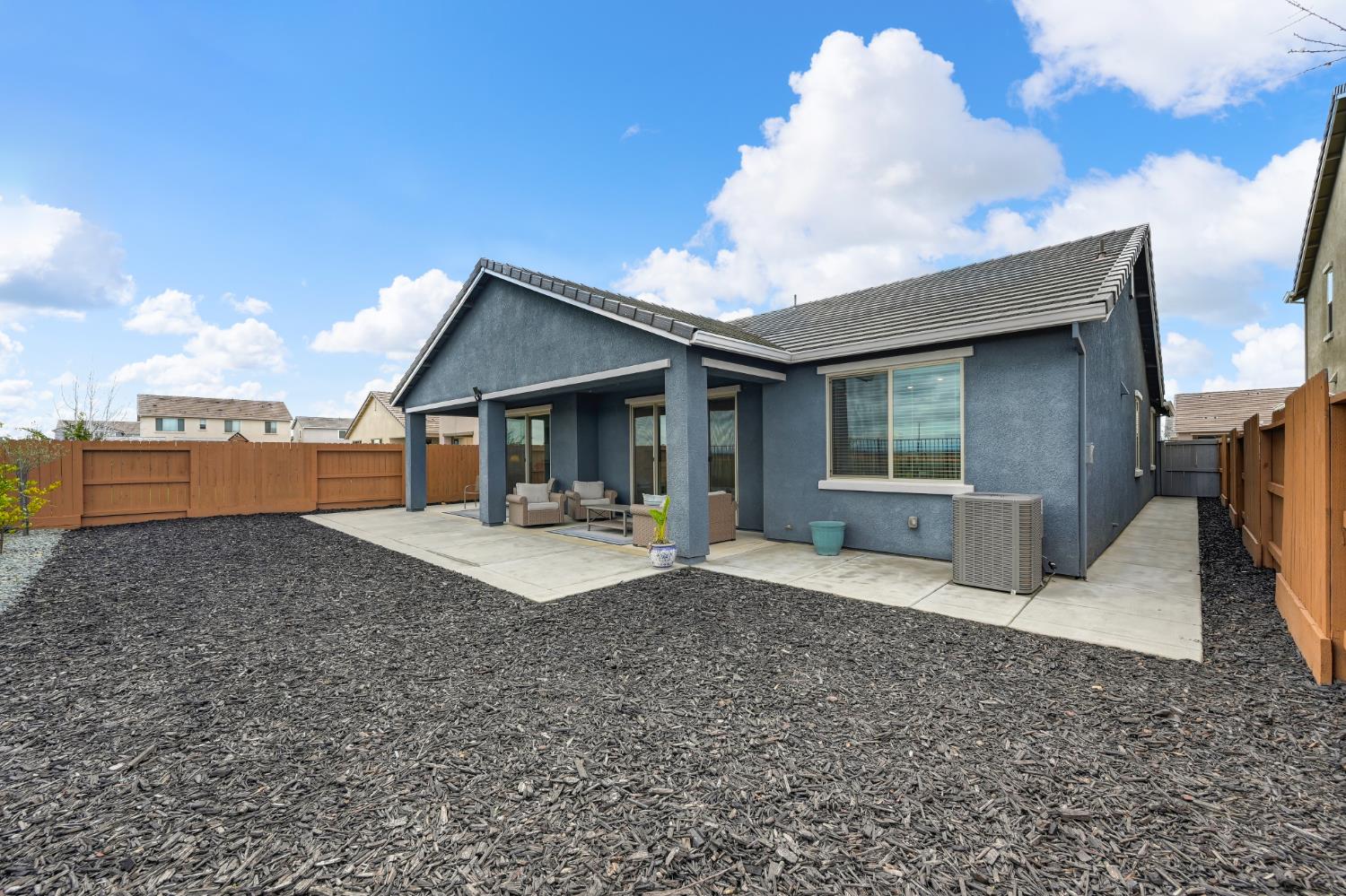 12913 Knightsbrook Avenue