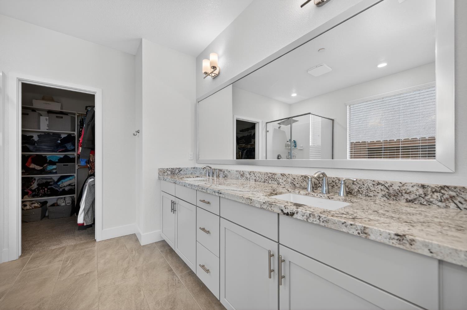 12913 Knightsbrook Avenue