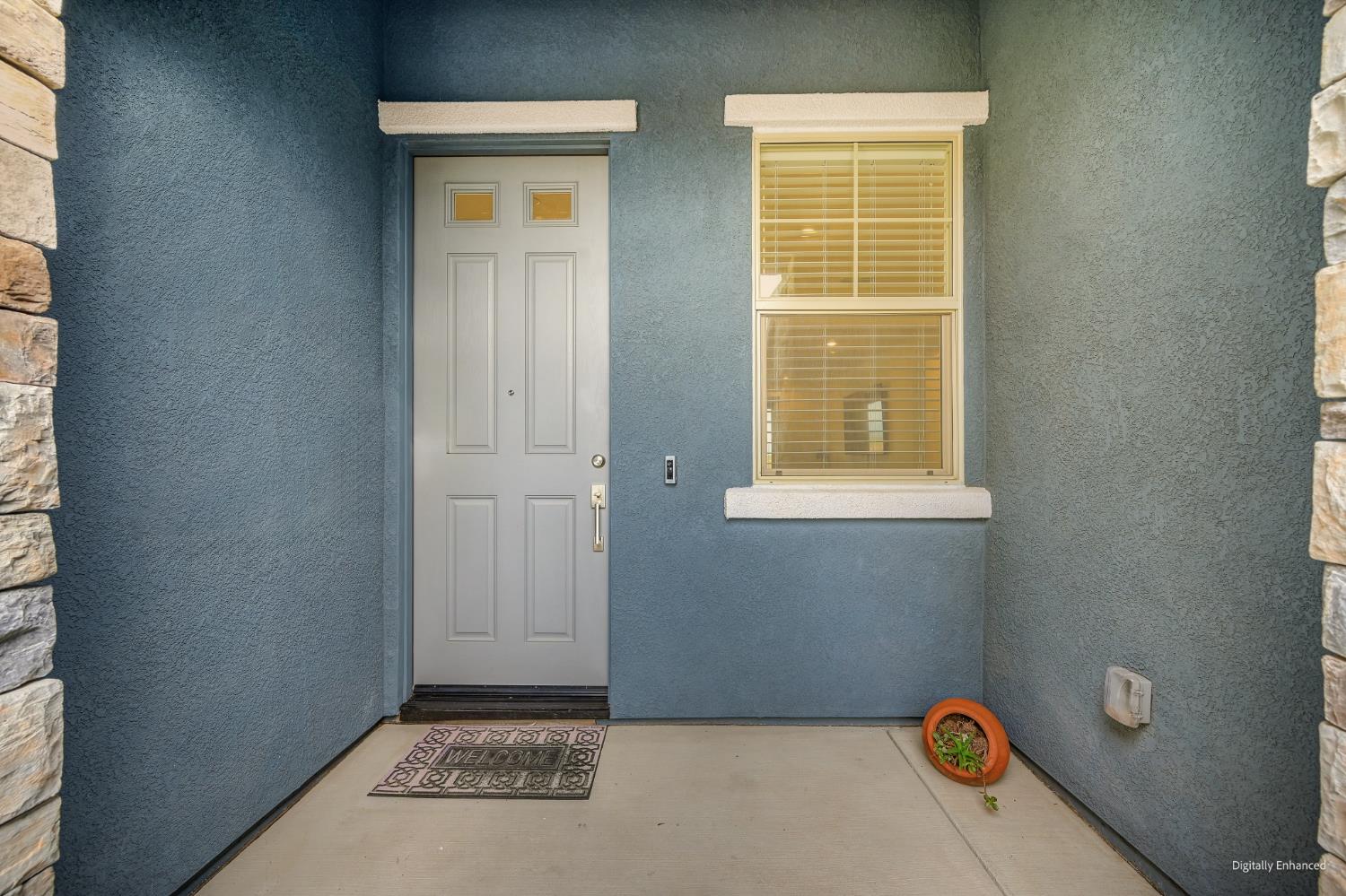 12913 Knightsbrook Avenue