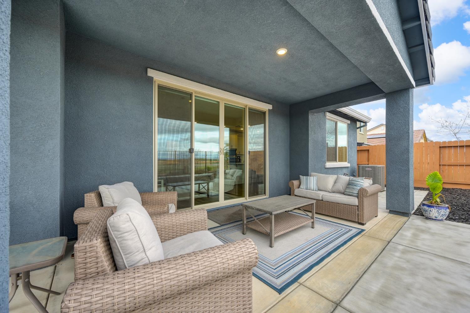 12913 Knightsbrook Avenue