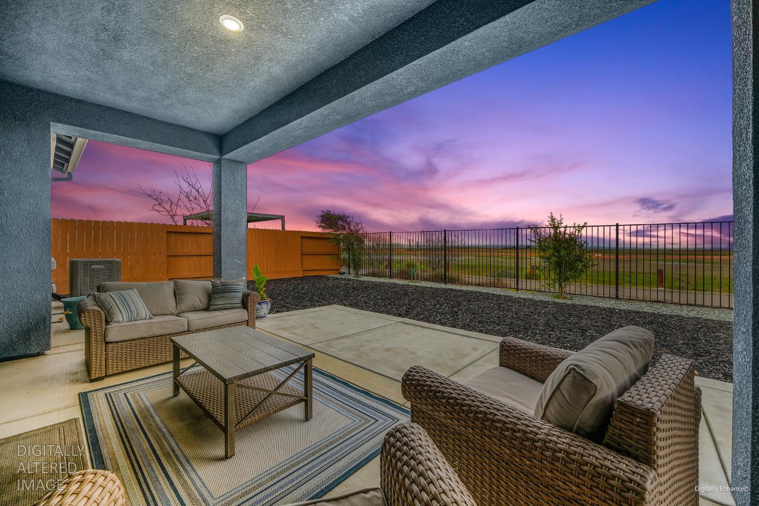 12913 Knightsbrook Avenue